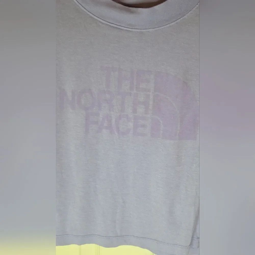 The North Face M Lavender Sweet  Half Dome Cropped ShrtSlv Logo Women's T-Shirt - Picture 5 of 7